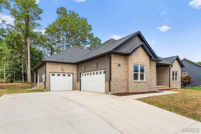 513 Ingleside Lane, O'fallon, IL 62269