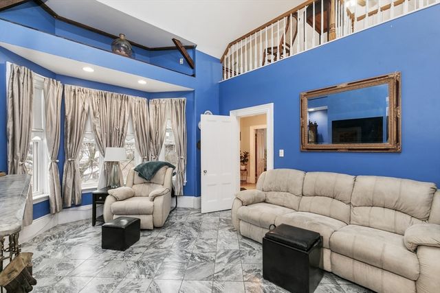 171 Lowell St, Peabody, MA 01960