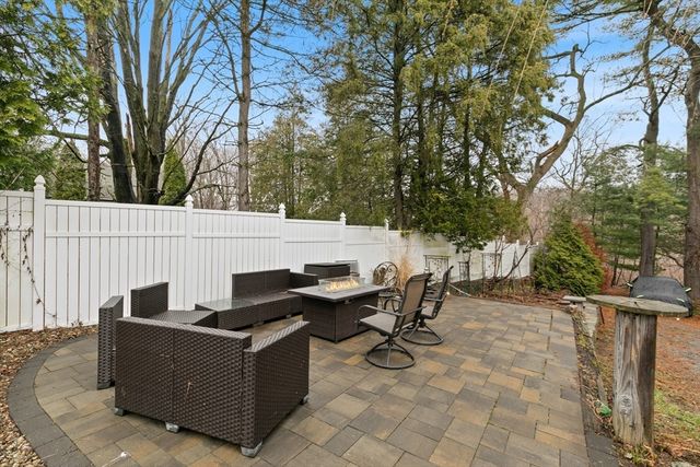 171 Lowell St, Peabody, MA 01960
