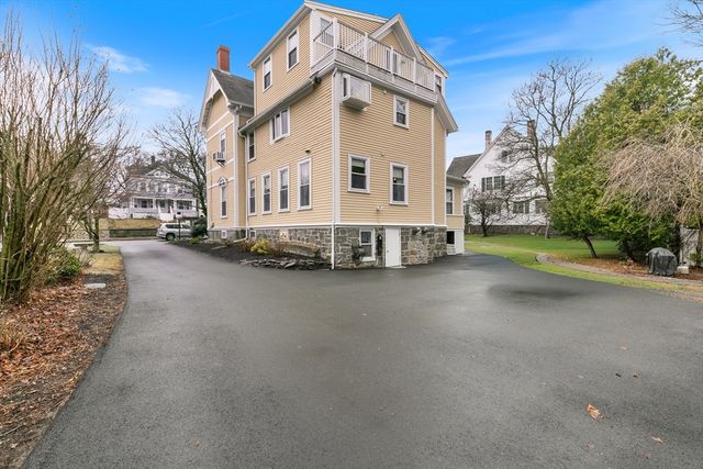 171 Lowell St, Peabody, MA 01960