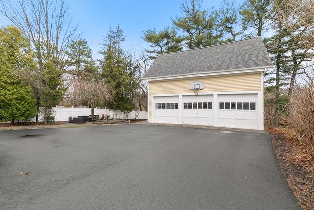 171 Lowell St, Peabody, MA 01960