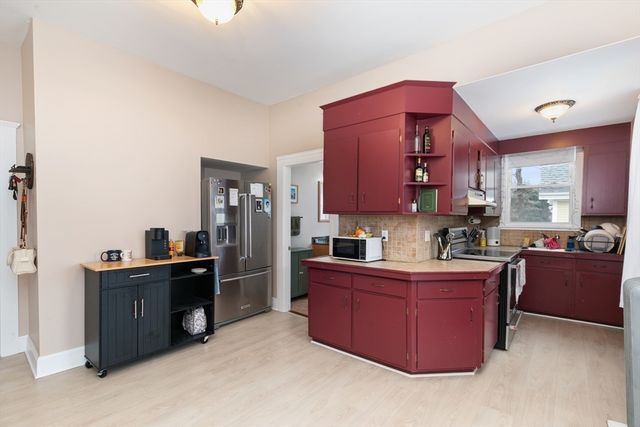 171 Lowell St, Peabody, MA 01960