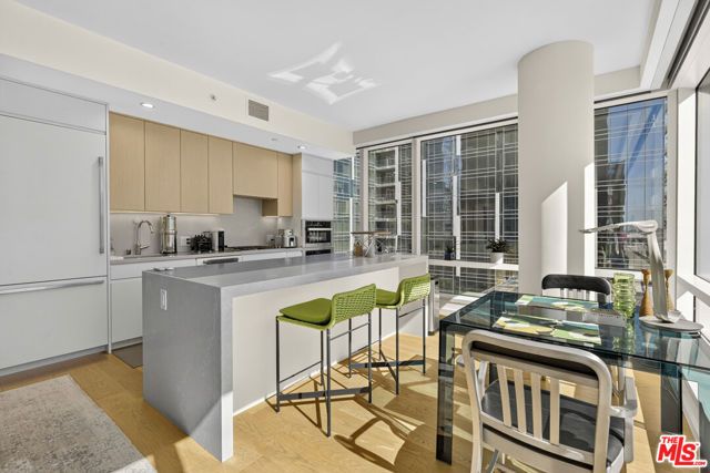 877 Francisco Street 1506, Los Angeles, CA 90017