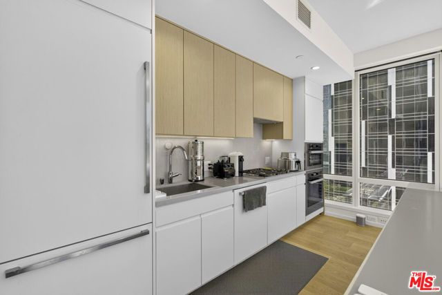 877 Francisco Street 1506, Los Angeles, CA 90017