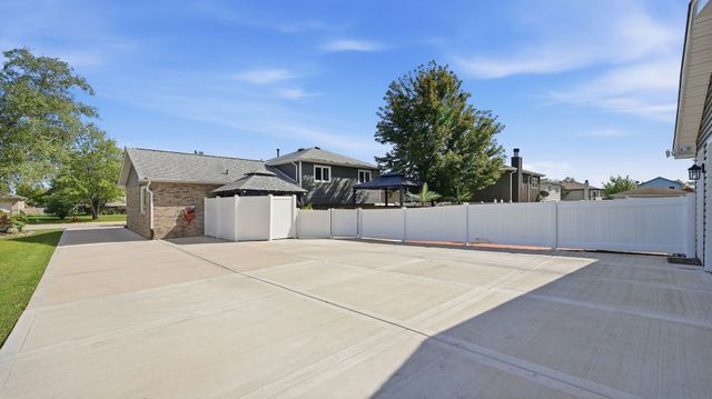 25712 S Mccorkle Avenue, Monee, IL 60449