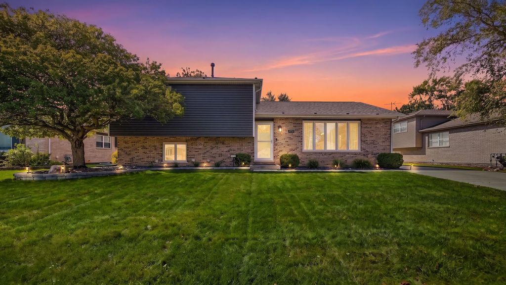 25712 S Mccorkle Avenue, Monee, IL 60449