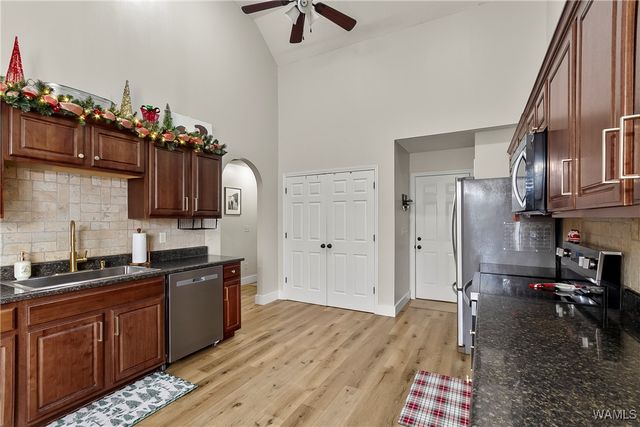 11113 Patton Circle, Northport, AL 35475