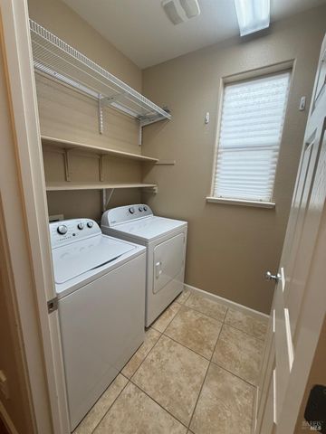 130 Refosco Ct, Vacaville, CA 95687