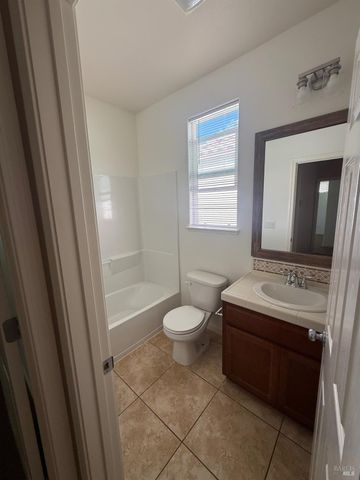 130 Refosco Ct, Vacaville, CA 95687