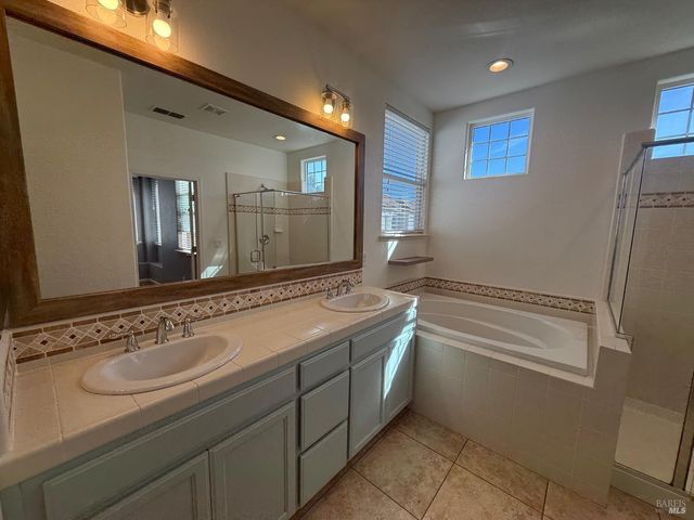 130 Refosco Ct, Vacaville, CA 95687