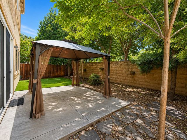 130 Refosco Ct, Vacaville, CA 95687