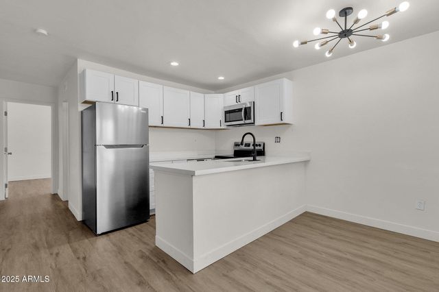 325 N 17TH Drive, Phoenix, AZ 85007