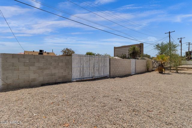 325 N 17TH Drive, Phoenix, AZ 85007