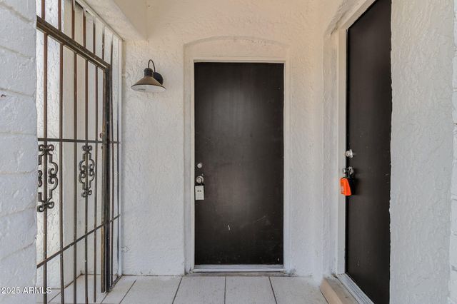 325 N 17TH Drive, Phoenix, AZ 85007