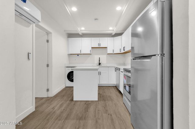 325 N 17TH Drive, Phoenix, AZ 85007