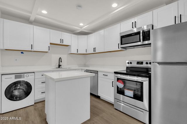 325 N 17TH Drive, Phoenix, AZ 85007