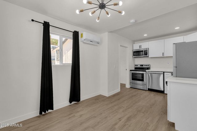 325 N 17TH Drive, Phoenix, AZ 85007