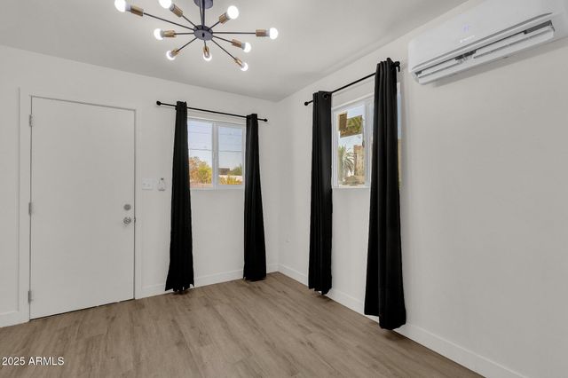325 N 17TH Drive, Phoenix, AZ 85007