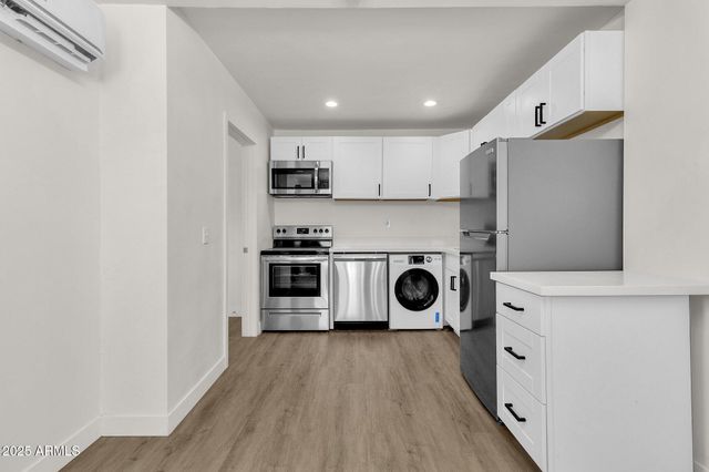 325 N 17TH Drive, Phoenix, AZ 85007