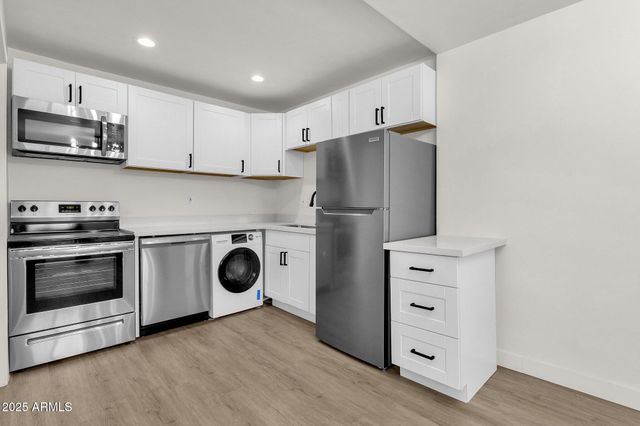 325 N 17TH Drive, Phoenix, AZ 85007