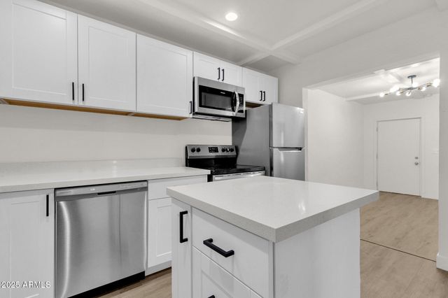325 N 17TH Drive, Phoenix, AZ 85007