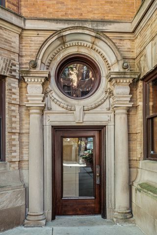672 W IRVING PARK Road G2, Chicago, IL 60613
