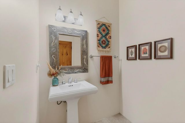 275 Avenida Eldorado, Santa Fe, NM 87508