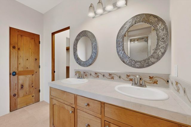 275 Avenida Eldorado, Santa Fe, NM 87508