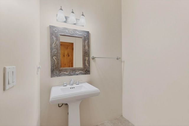 275 Avenida Eldorado, Santa Fe, NM 87508