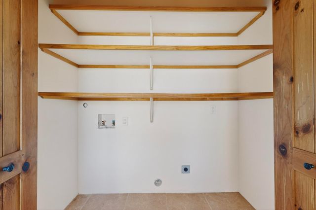 275 Avenida Eldorado, Santa Fe, NM 87508