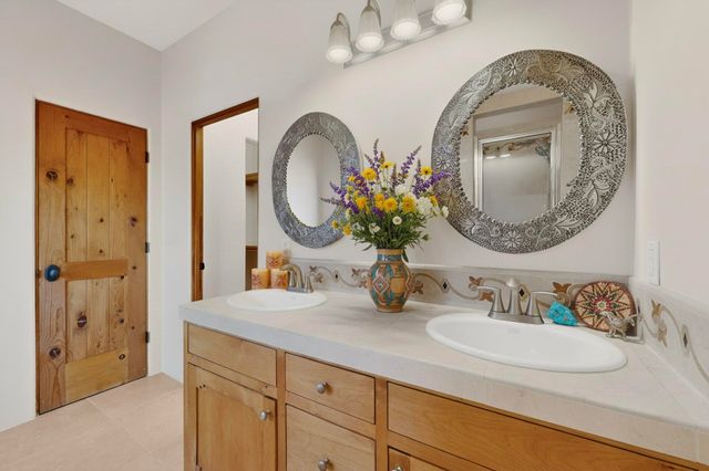 275 Avenida Eldorado, Santa Fe, NM 87508