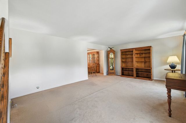 1021 Mobile Circle, Elk Grove Village, IL 60007