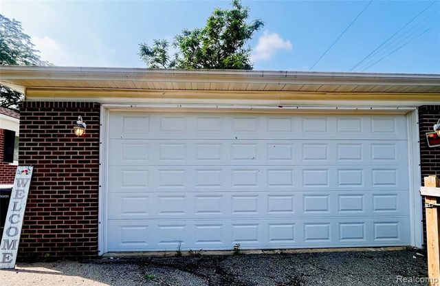 1603 W Mott Avenue, Flint, MI 48504