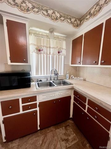 1603 W Mott Avenue, Flint, MI 48504
