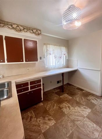 1603 W Mott Avenue, Flint, MI 48504