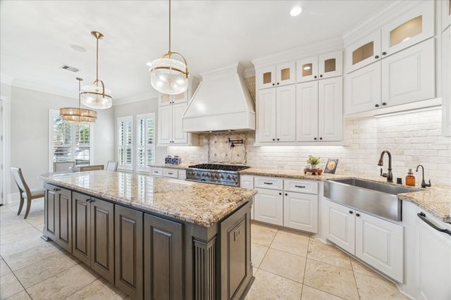 1510 Latexo Drive, Houston, TX 77018