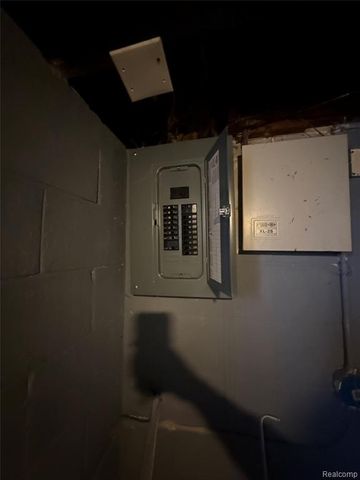 17379 Murray Hill Street, Detroit, MI 48235