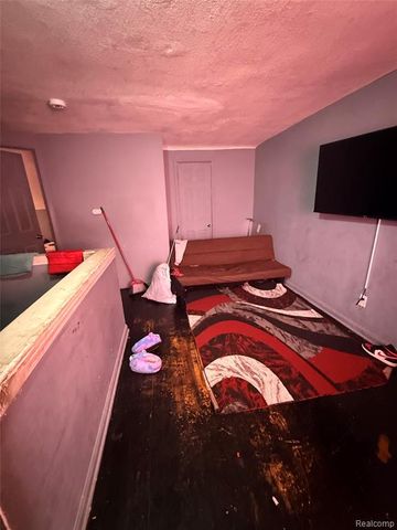 17379 Murray Hill Street, Detroit, MI 48235