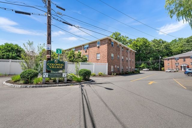 12 Colonial Village Dr 8, Arlington, MA 02474
