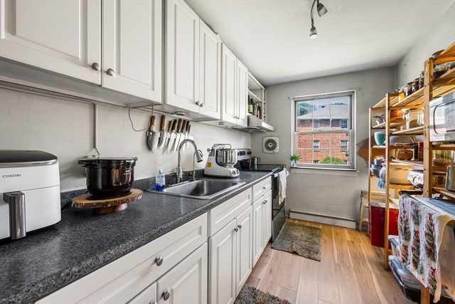 12 Colonial Village Dr 8, Arlington, MA 02474