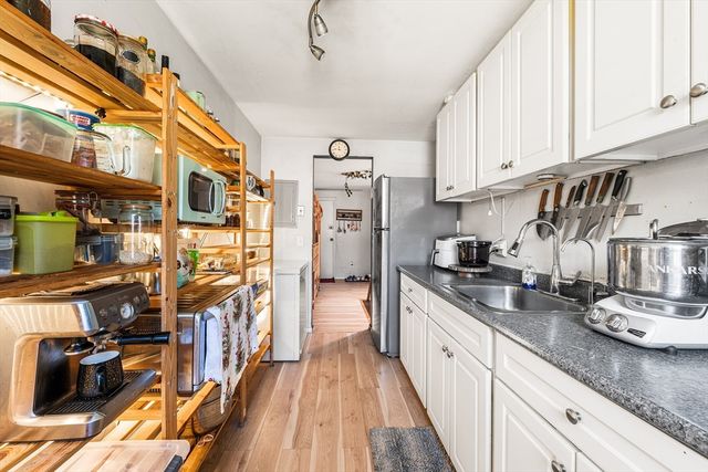 12 Colonial Village Dr 8, Arlington, MA 02474