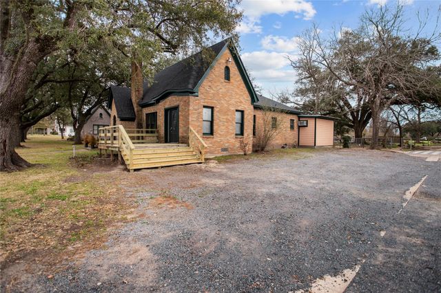 706 E Main Street, Madisonville, TX 77864
