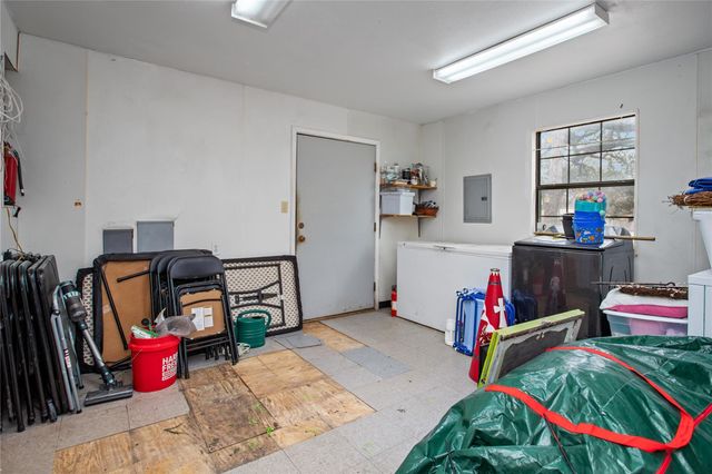 706 E Main Street, Madisonville, TX 77864