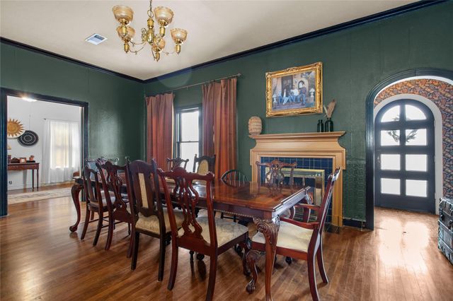 706 E Main Street, Madisonville, TX 77864