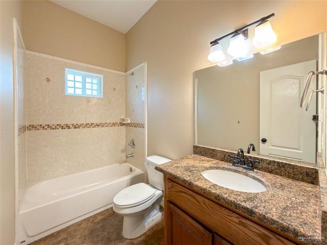 208 N 15th Street, Hidalgo, TX 78557