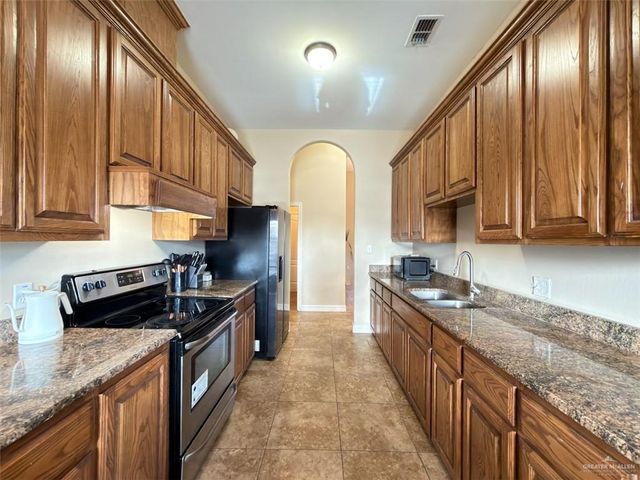 208 N 15th Street, Hidalgo, TX 78557