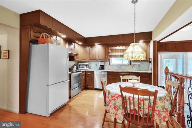 10 PEBBLEBROOK LN, Mohnton, PA 19540