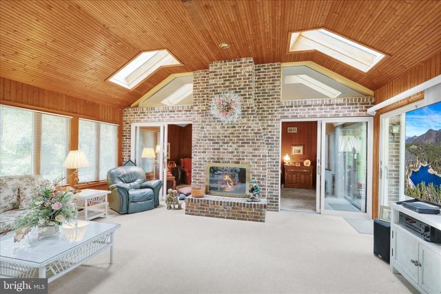 10 PEBBLEBROOK LN, Mohnton, PA 19540