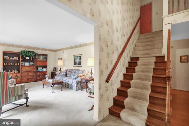 10 PEBBLEBROOK LN, Mohnton, PA 19540