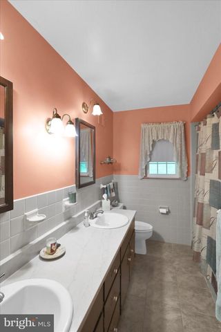 10 PEBBLEBROOK LN, Mohnton, PA 19540